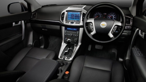 Interior Chevrolet Captiva 2011 - 2015 ( Sumber : Duniaotomotif.com )