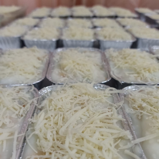 Ilustrasi macaroni shotel yang sudah ditabur keju parut, siap masuk oven | Dokumentasi pribadi