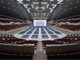 Keberadaan Makuhari Even Hall, dengan kapasitas 7000 penonton dalam 6 lantai. www.planetize.com