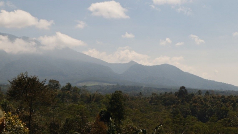 Desa Balesari terletak di kaki Gunung Kawi