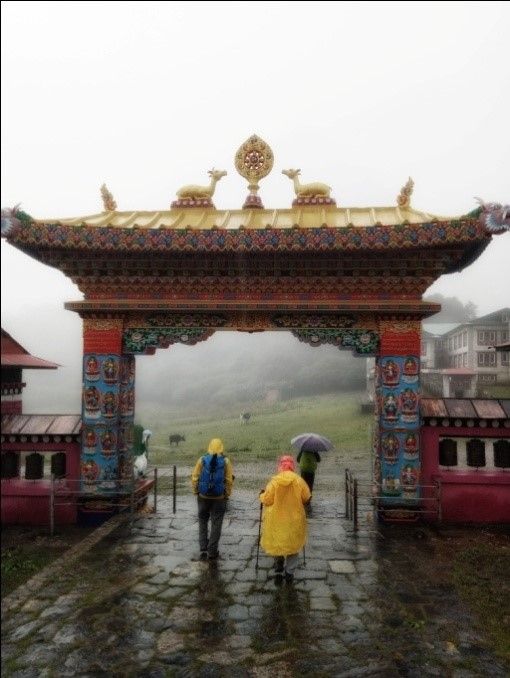 gerbang biara Tengboche : foto dokumentasi pribadi