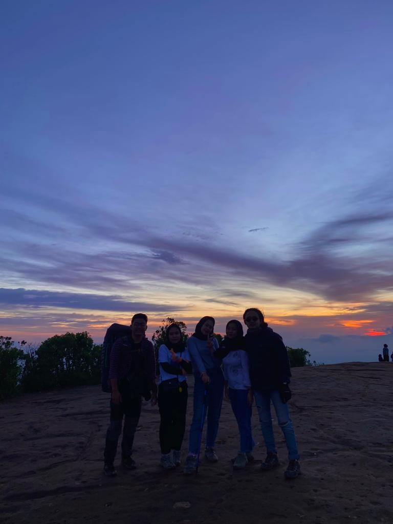 Bosan dengan Rutinitas?  Yuk, Healing Sambil Mendaki Gunung! 🏔️