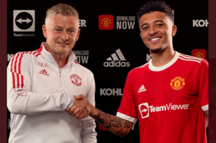 Jadon Sancho resmi berseragam MU mulai musim 2021/22. Sumber foto: Tangkapan Layar Twitter Manchester United via Kompas.com