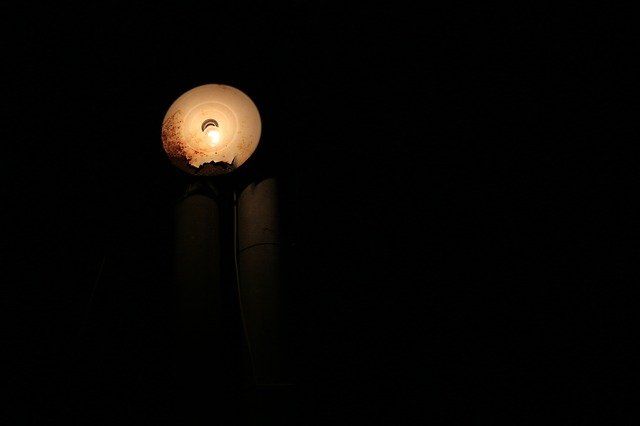 Ilustrasi Lampu Jalan (sumber gambar : pixabay.com)
