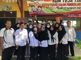 Foto bersama Guru SDN Desa Teja Timur 2- Pamekasan/dokpri