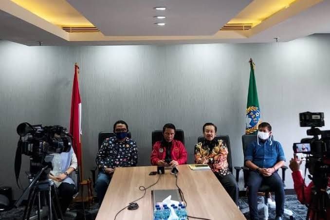press conferenceTim manajemen Timnas Indonesia terkait coach STY hasil sisa laga Pra-Piala Dunia. Sumber gambar ; kompas.com