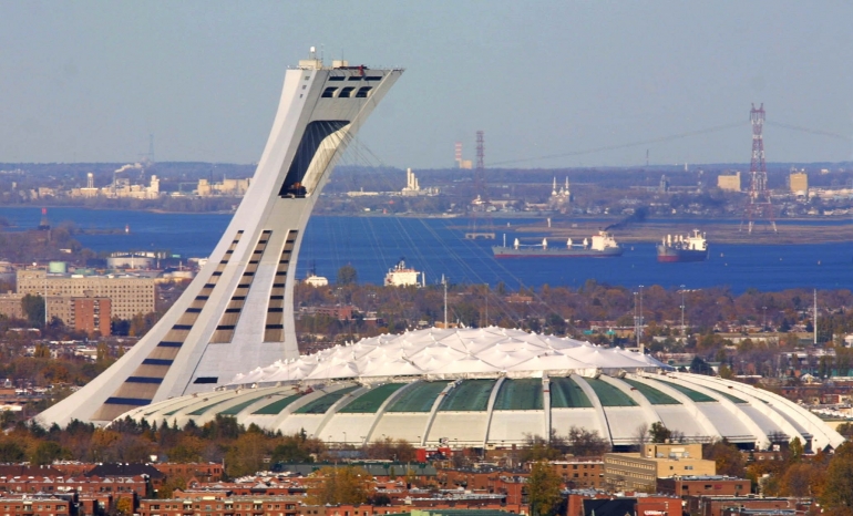 Montreal's Olympic Stadium. Sumber: Andre Forget/ AP/denverpost.com