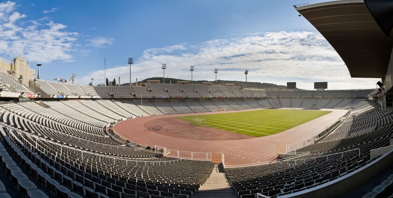 Stadion Olympic Barcelona. Sumber: Diliff/wikimedia