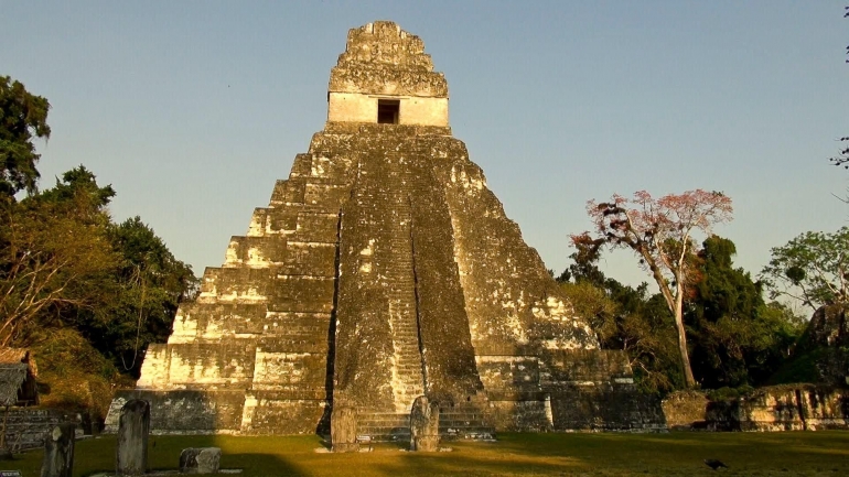 Piramida Suku Maya di Guetemala (foto; theculturetrip.com) 