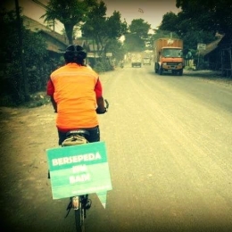 Bersepeda Jarak Jauh sambil Kampanye Bersepeda & Lingkungan . Foto : Dwi Putranto  