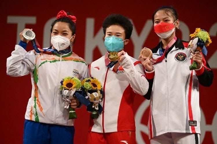 Windu Cantika Aisah meraih perunggu Olimpiade Tokyo.(Kompas.com/AFP/Vincenzo Pinto) 