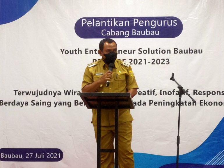 Wakil Walikota Baubau memberikan sambuta usai melantik pengurus forum YES Baubau