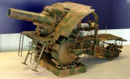 Bertha Besar. Sumber: https://en.wikipedia.org/wiki/Big_Bertha_(howitzer)#/media/File:Musee-de-lArmee-IMG_0984.jpg