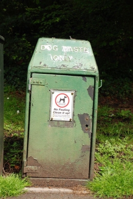 Tempat sampah kotoran anjing di Inggris (dokumentasi pribadi)
