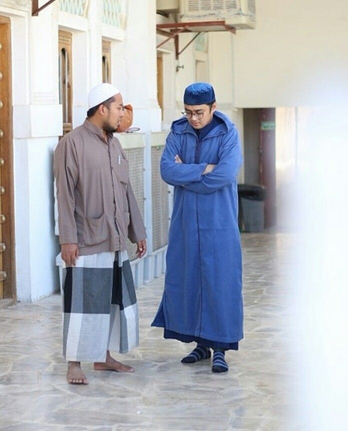 Toyyib (Baju Cream) & Muhammad ibrohim (Baju Biru) - Tarim, Hadramaut Yaman