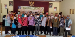 FOTO BERSAMA : Tim Penyuluhan Hukum LBH-PK Bersama Warga Desa Bokol, Kemangkon, Purbalingga/dokpri