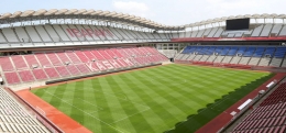 Keberadaan Ibaraki Kashima Stadium, dengan tempat duduk penonton yang terbaik di Olimpiade Tokyo 2020 ini, walau tidak bisa dinikmati oleh penonton, karena pandemic. (japancheapo.com)