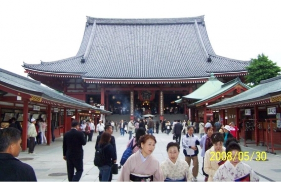 Kuil Tertua Senso-ji di Asakusa yang Banyak Dikunjungi Wisatawan | Koleksi Foto Iffat Mochtar