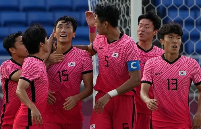 Pemain Korea Selatan merayakan gol ke gawang Honduras. (via today.in-24.com)