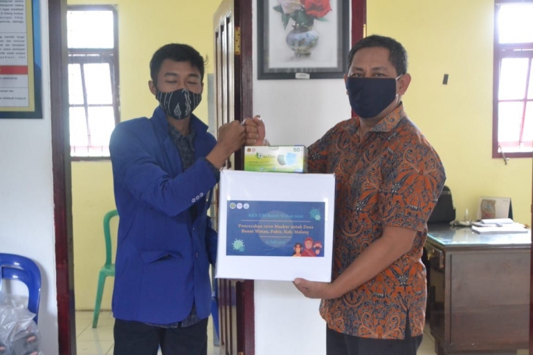 Penyerahan 20 Box Masker ke Pihak Desa Bunutwetan