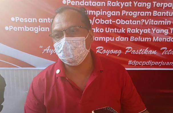 H. Mustofa, SH (Ketua Fraksi PDI Perjuangan DPRD Kab. Cirebon) saat sampaikan dukungannya terhadap kebijakan Partai untuk penanganan Covid-19.