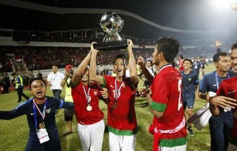 Indonesia u-19 Juara Piala AFF, credits : Bolalob.co