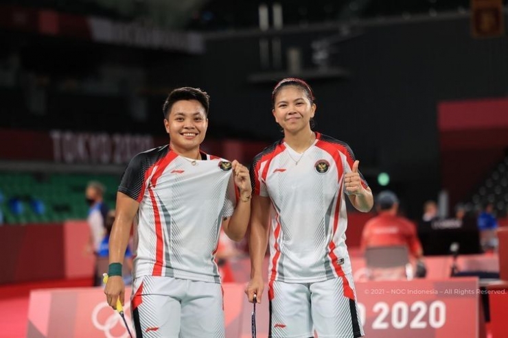 Pasangan ganda putri Indonesia Greysia Polii/Apriyani Rahayu di panggung Olimpiade Tokyo 2020 | Sumber: Dokumentasi NOC Indonesia via Kompas.com