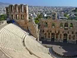Teater 'Odeon of Herodes Atticus'. Sumber: dokumentasi pribadi