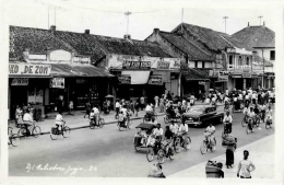 Malioboro (source: https://www.harianmerdeka.id/2019/08/malioboro-tahun-1952.html?hl=ar)