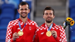 Mate Pavic dan Nikola Mektic, pemenang cabang tenis ganda putra Olimpiade Tokyo 2020 dari Kroasia (Reuters)