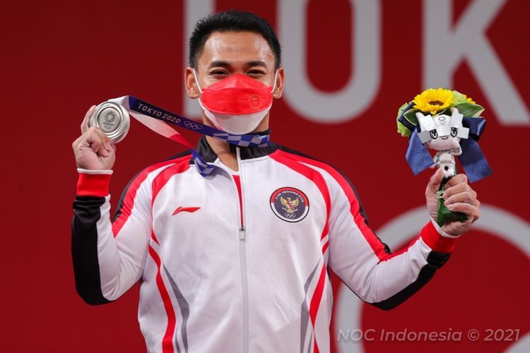 Eko Yuli Irawan Peraih Medali Perak Olimpiade Tokyo 2020 - Sumber : kompas.com