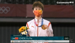 Chen Yufei, peraih medali emas tunggal putri Olimpiade Tokyo: https://twitter.com/BadmintonTalk/