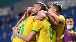 Pemain Brazil merayakan gol ke gawang Mesir. (via eurosport.com)