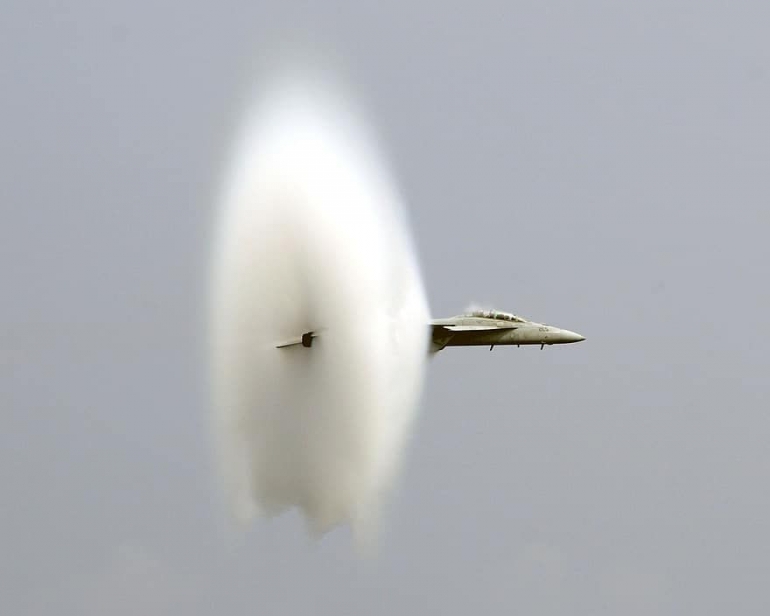 Memecahkan sawar bunyi: jet, pesawat tempur, supersonik. Sumber: www.pikist.com