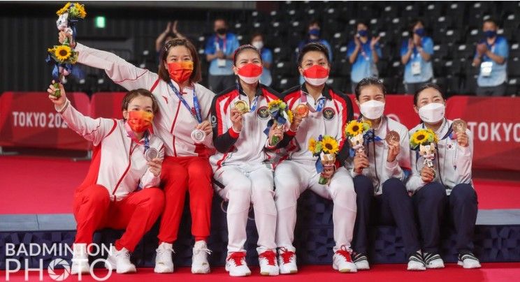Greys/Apri diapiti peraih medali perak (China) dan perunggu (Korea Selatan): badmintonphoto/https://twitter.com/badmintonupdate