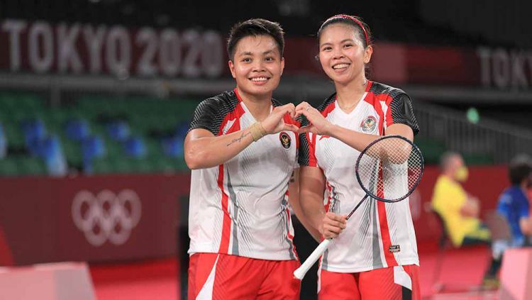 Greysia dan Apriani menjadi pasangan ganda putri pertama yang berhasil mendapatkan emas, Sumber: Indosport.com