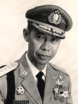 sosok Jenderal Hoegeng ( Kuyo.id.com)