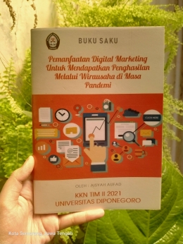 Buku Saku sebagai media edukasi Digital Marketing kepada UMKM