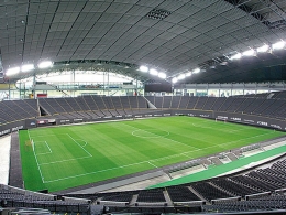 www.eventseekers.com dan www.invidis.de Sapporo Dome juga dipakai untuk even2 besar dan interior lapangan sepak bola