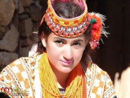 Wanita di lembah Hunza (www.pakembassyankara.com)