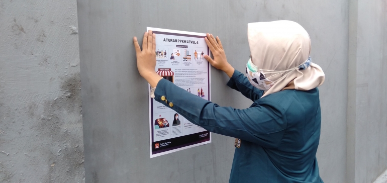PPKM Diperpanjang! Mahasiswa KKN Undip Membuat Poster Aturan Terbarunya