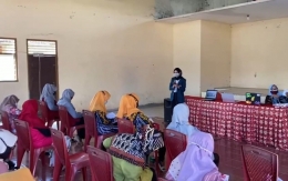 Kegiatan Sosialsasi Mengenai Yogurt Buah Naga di Balai Kelurahan Tlogomulyo, Kecamatan Pedurungan, Semarang (dokpri)