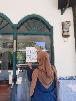 Penempelan Poster di Masjid (Dokpri)