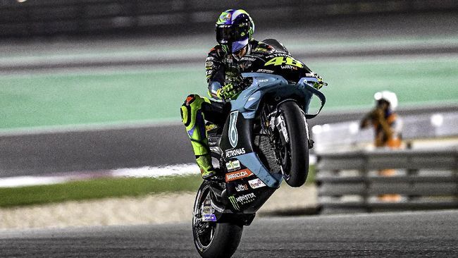 Rossi saat berada di lintasan balap (Foto CNN).