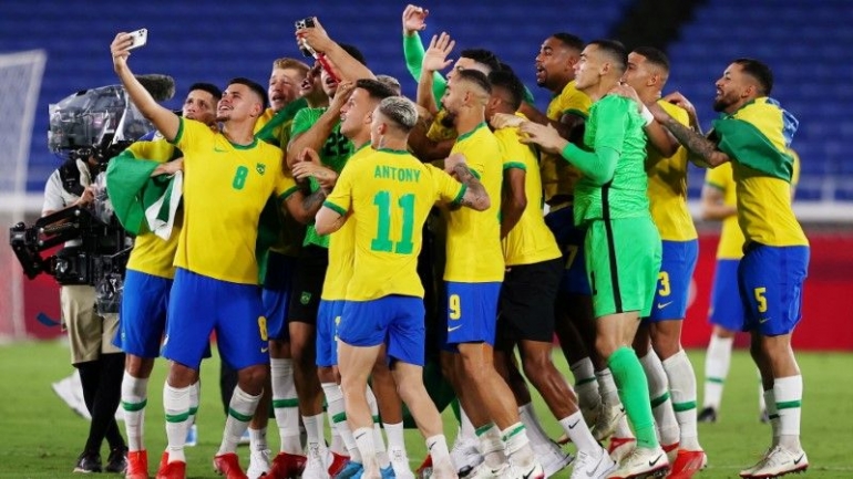 Brazil merayakan kemenangan atas Spanyol. (via reuters.com)