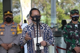 Mendagri Tito Karnavian saat berkunjung ke Kantor Walikota Tangerang Selatan - Foto: Humas Kemendagri