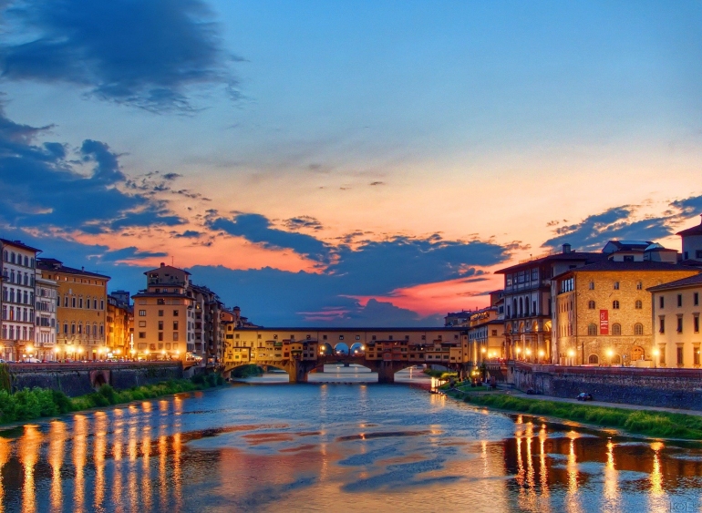 Cinta tiga musim di langit Firenze | foto: pixabay/Kevin Phillips—