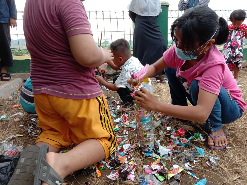 Sampah Terus Meningkat, Mahasiswa Undip Edukasi Warga Tentang 3R Dan ...