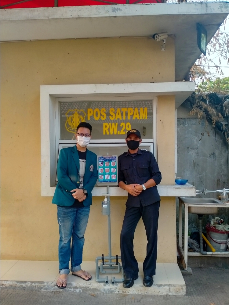 Dokumentasi Sosialisasi Penggunaan Handsfree Sanitizer Dispenser