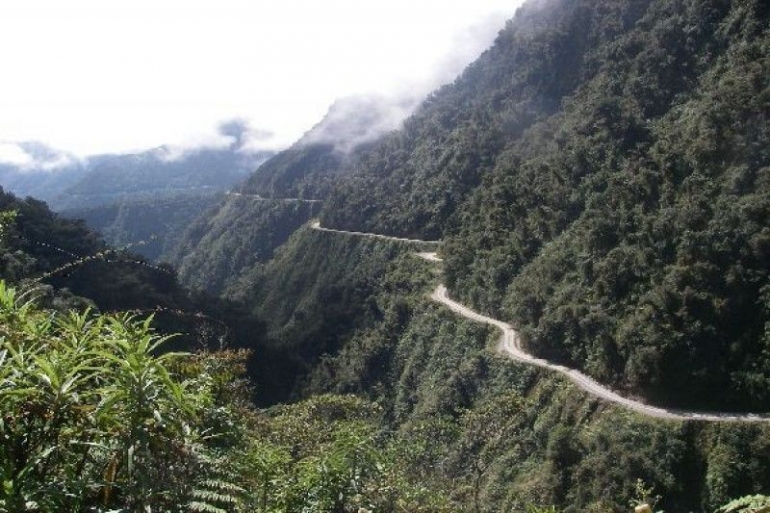 Jalur berbahaya Banjarnegara - Kebumen (Foto : Google)